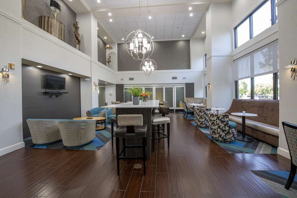 Hotel Hampton And